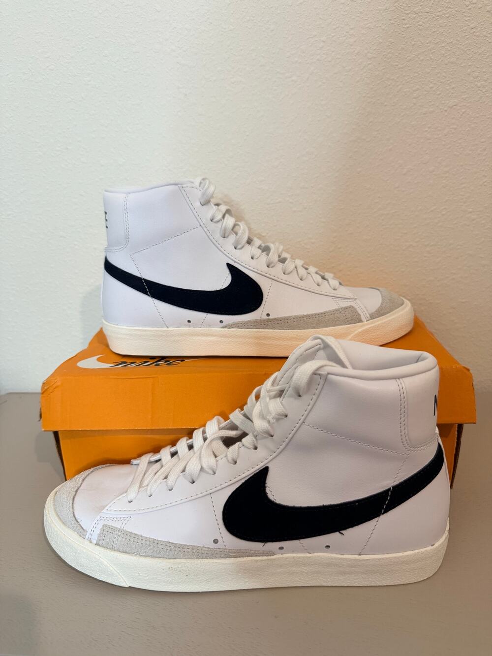 Nike Blazer Mid '77 White/Black BQ6806-100 -Men's 9 / Women's Size 10.5